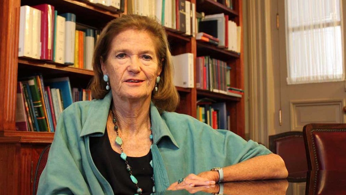 Renunció Elena Highton de Nolasco