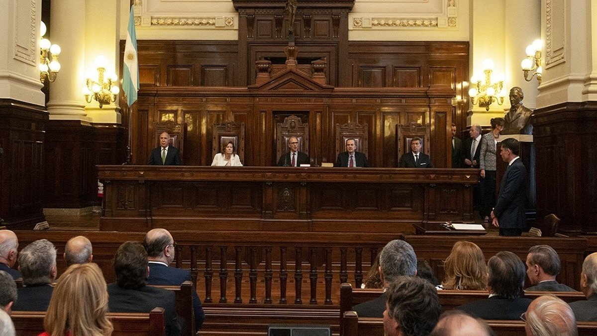 La Corte y la presencialidad