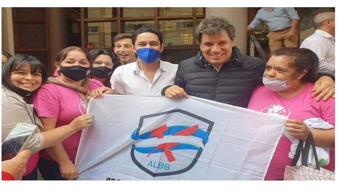 Los Boinas Blancas piden pista