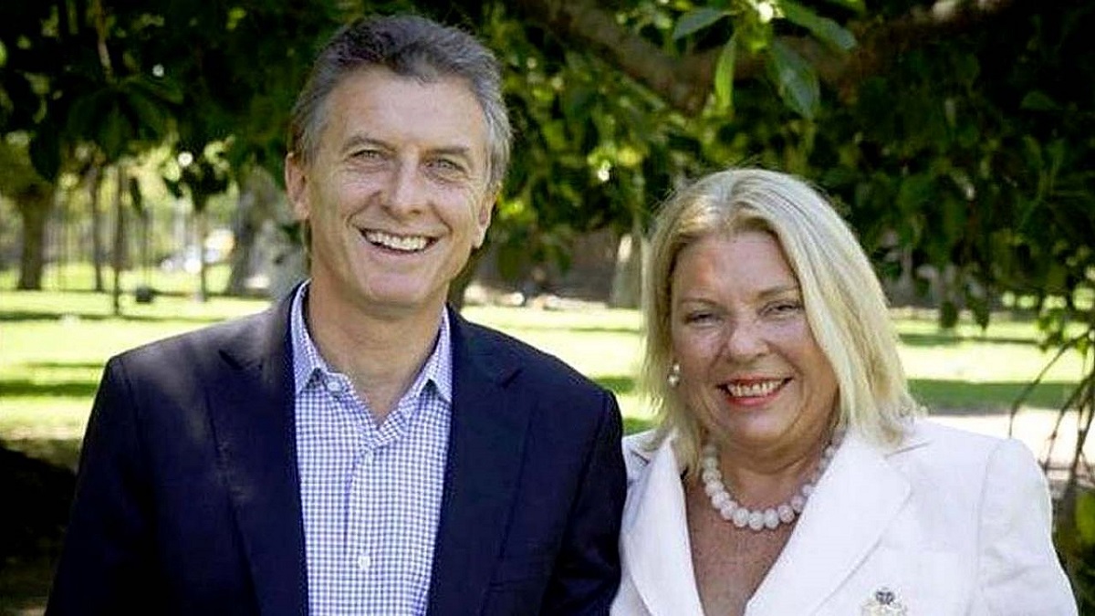 Carrió y Macri quedaron en medio del caos radical