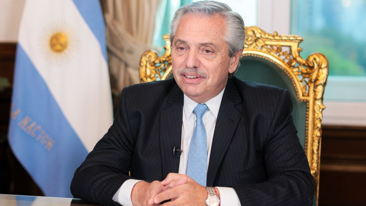 Alberto Fernández acordó con el FMI