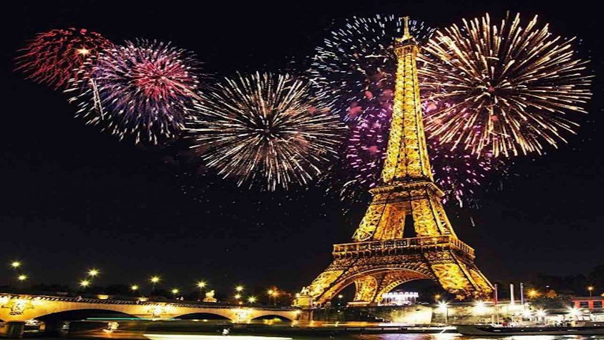Francia recibió el 2022 en medio del aumento exponencial de casos de coronavirus